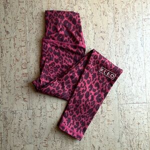 XS fleo red leopard print EUC, 25”